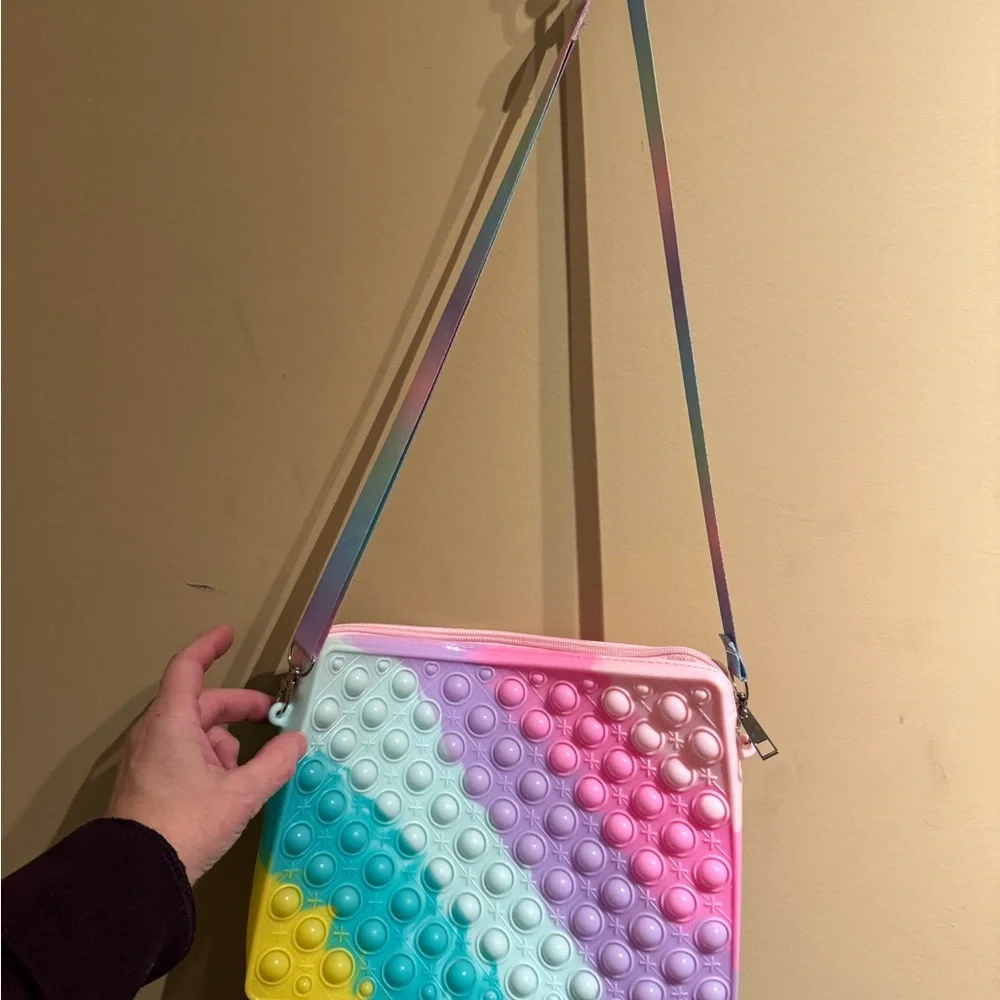 NWOT ... Rainbow 